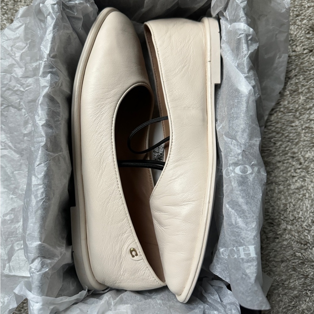 Coach - Emilia Mary Jane - 6.5B - Leather/Chalk